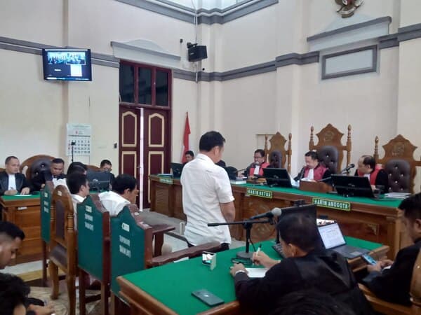 penyuap_erik_ritonga_tetap_divonis_2_tahun_bui_jaksa_belum_nyatakan_kasasi