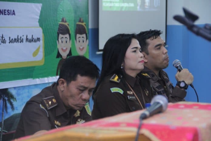 penyuluhan_dampak_sanksi_hukum_bermedsos_kejatisu_ingatkan_uu_ite_kepada_mahasiswa