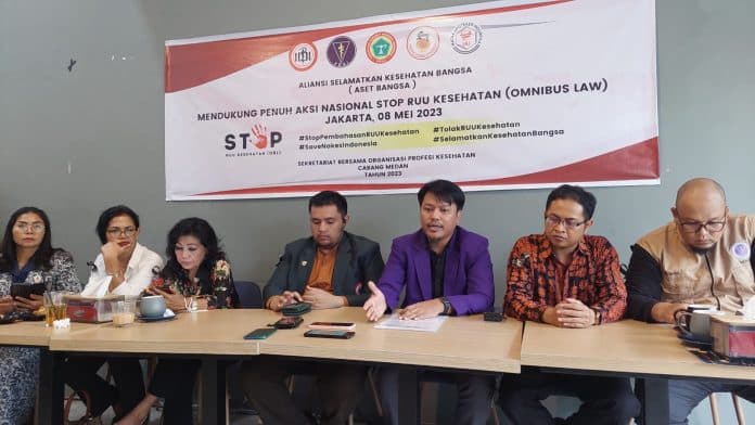 peran_dikebiri_5_organisasi_profesi_kesehatan_medan_kirim_massa_menolak_ruu_kesehatan