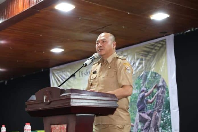 peran_masyarakat_adat_menjaga_hutan_dalam_film_tombak_na_marpatik_adat_dan_hutan_di_tapanuli