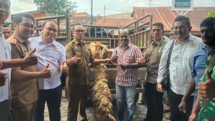 perayaan_deepavali_pemko_medan_serahkan_15_ekor_kambing_bagi_umat_hindu