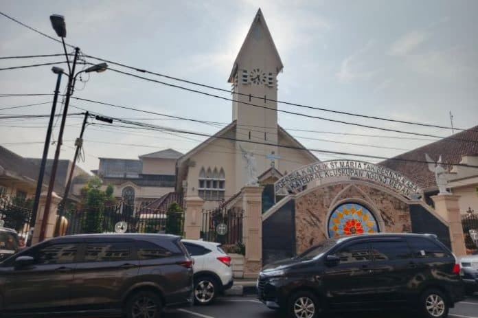 perayaan_kenaikan_yesus_kristus_gereja_katedral_medan_gelar_tiga_sesi_misa