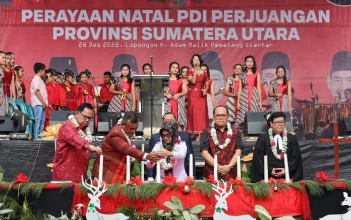 perayaan_natal_pdip_sumut_di_siantar_gubsu_damai_itu_harapan_kita_semua
