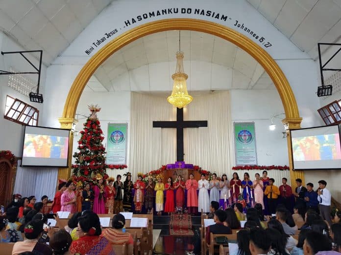 perayaan_natal_smkn_1_siantar_penuh_kasih_dan_sukacita