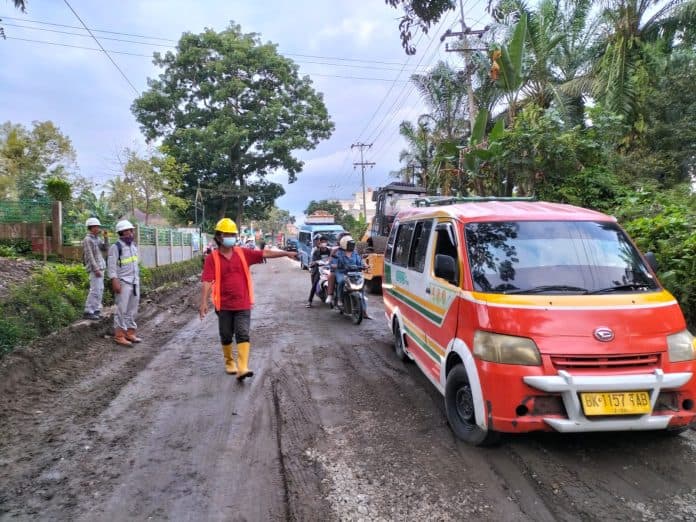perbaikan_jalan_di_simalungun_hampir_rampung