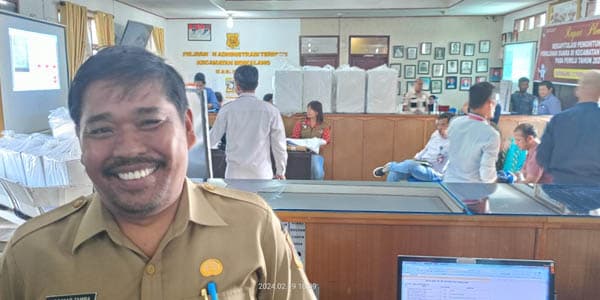 percepat_rekapitulasi_suara_ppk_sidikalang_pasang_2_panel_sirekap
