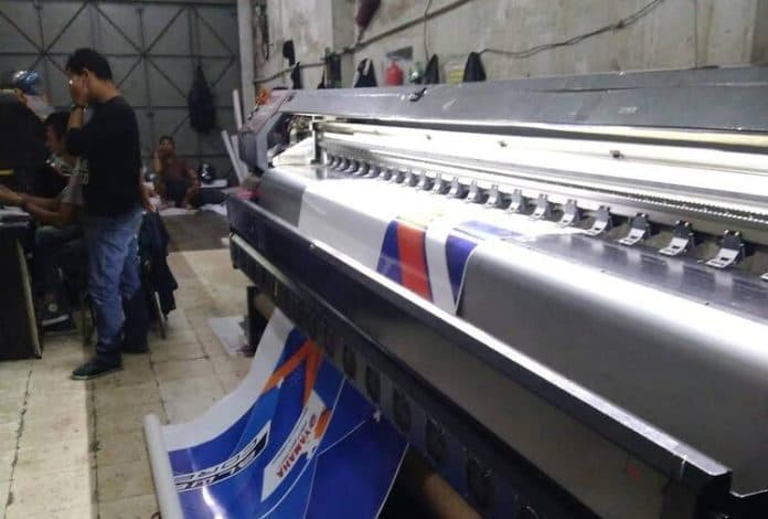 percetakan_baliho_di_medan_bersiap_menyambut_pilkada_sumut_2024