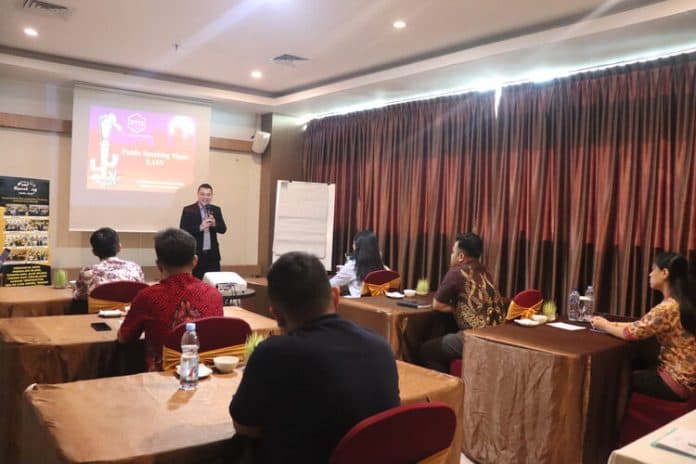 perdana_di_pematangsiantar_randy_tunggeleng_buka_workshop_public_speaking_made_easy