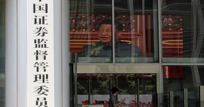 perekonomian_china_dalam_bahaya_yuan_mencatatkan_kinerja_terburuk_di_asia