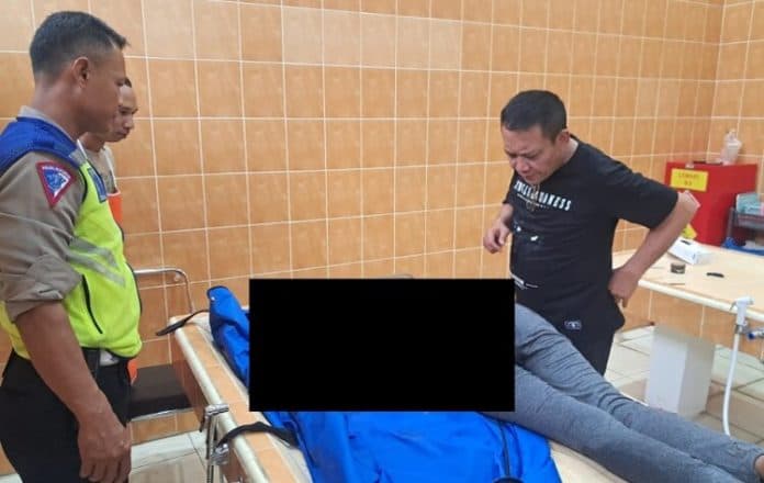 perempuan_baju_merah_tewas_korban_tabrak_lari_di_depan_kantor_bupati_deli_serdang