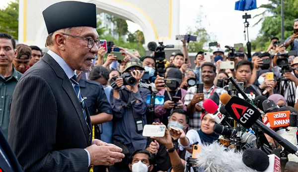 pererat_hubungan_pm_malaysia_bertemu_putra_mahkota_abu_dhabi
