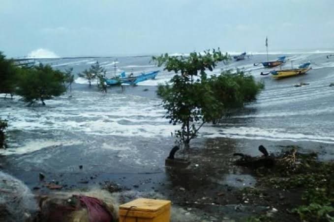 peringatan_dini_banjir_rob_di_medan_belawan_masyarakat_dihimbau_waspada