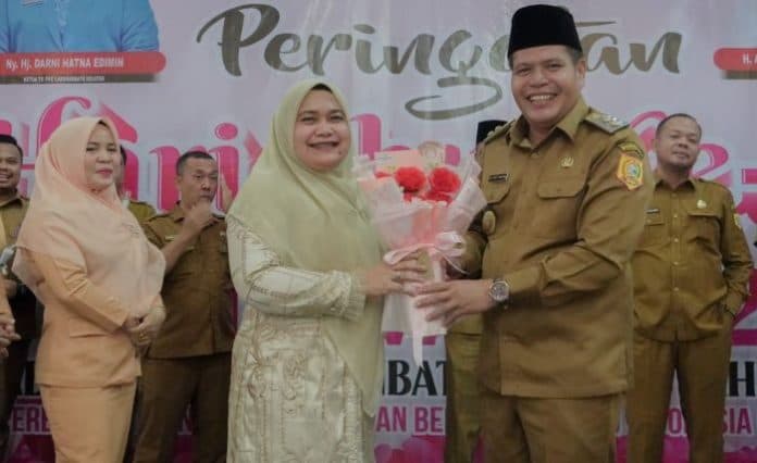 peringatan_hari_ibu_ke_96_wabup_labusel_apresiasi_peran_perempuan