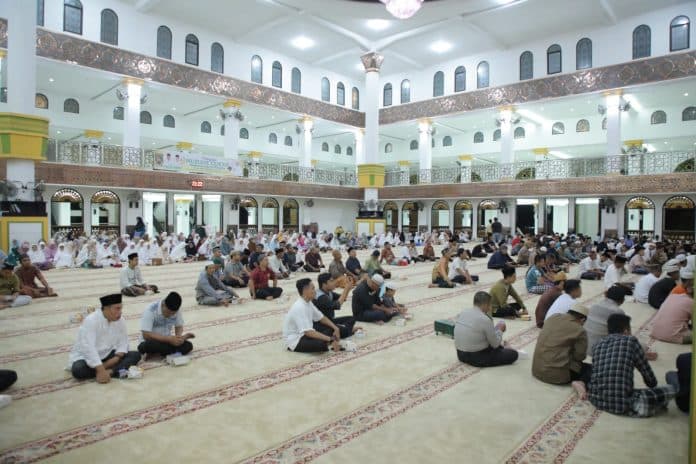 peringatan_malam_nuzulul_quran_di_asahan_digelar_di_masjid_agung_achmad_bakrie