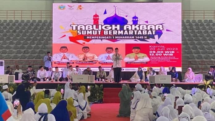 peringati_1_muharram_1445_h_pemprov_sumut_gelar_tabligh_akbar_bersama_masyarakat