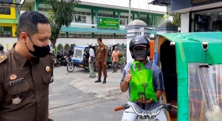 peringati_hakordia_2021_kejari_medan_bersama_forwakum_sumut_berbagi_200_paket_sembako