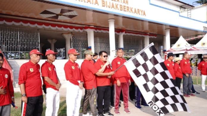 peringati_hari_jadi_ke_16_pemkab_labusel_adakan_jalan_santai_dan_senam_sehat