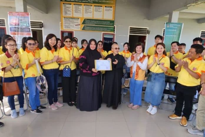 peringati_hari_lahir_dewi_kwan_im_vihara_maitri_berbagi_ke_panti_tuna_laras