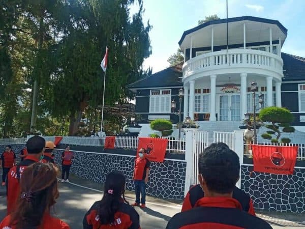 peringati_hari_lahir_pancasila_pac_pdip_girsip_gelar_upacara_dan_penanamam_pohon