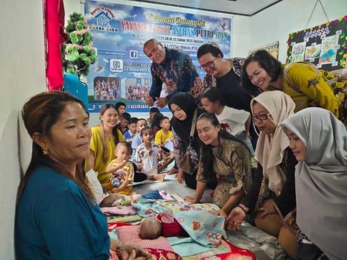 peringati_hari_perhubungan_nasional_ksopp_danau_toba_santuni_anak_yatim
