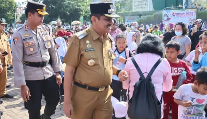 peringati_hkgn_2022_pj_wali_kota_tebing_tinggi_bersama_ribuan_pelajar_gelar_sikat_gigi_massal