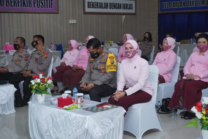 peringati_hut_hkgb_ke_69_kapoldasu_hati_hati_menggunakan_handphone_dan_gadget