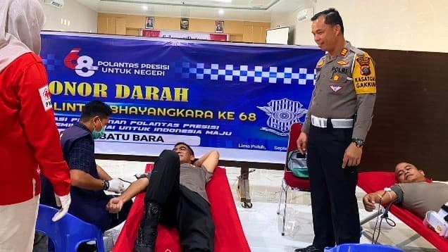 peringati_hut_lalu_lintas_satlantas_polres_batu_bara_gelar_donor_darah