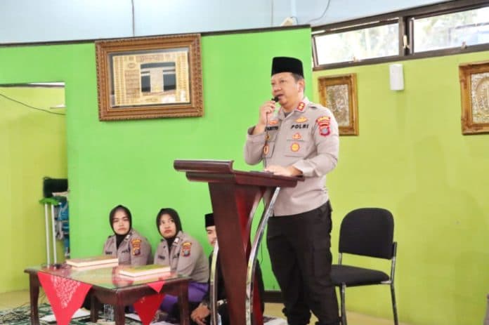 peringati_isra_mikraj_kapolres_padangsidimpuan_ajak_personel_kuatkan_keimanan_dan_solidaritas