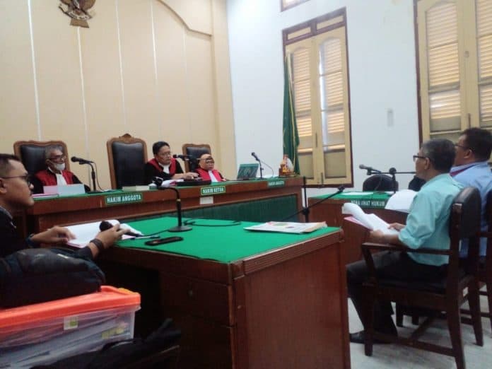 perkara_dana_bos_smkn_2_kisaran_terdakwa_zulfikar_tak_akui_tandatangani_kuitansi_senilai_rp300_juta