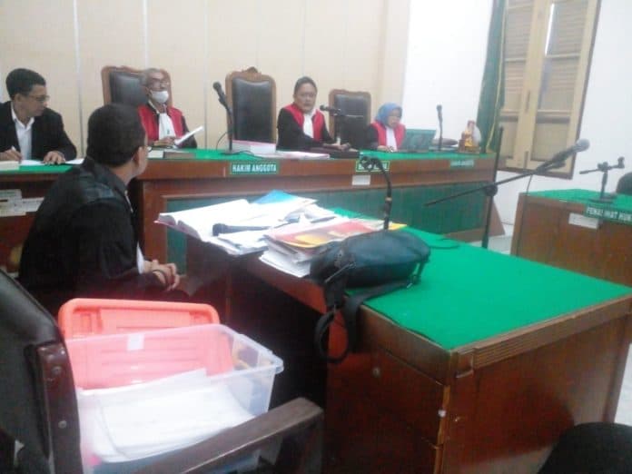 perkara_kepsek_smkn_2_kisaran_hakim_perintahkan_panggil_paksa_bendahara