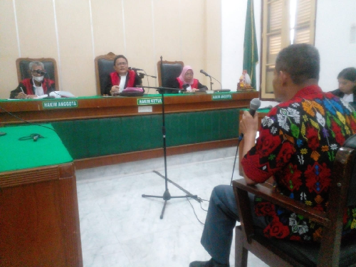 perkara_korupsi_bos_smkn_2_kisaran_bendahara_akui_ambil_rp15_juta