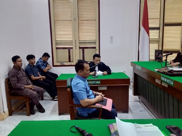 perkara_korupsi_hutan_tele_samosir_mantan_camat_harian_dituntut_2_tahun_penjara