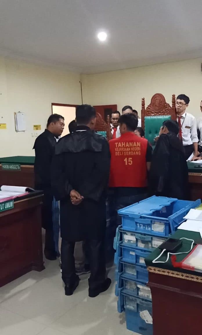 perkara_penggelapan_barang_indomaret_keterangan_para_saksi_bertentangan