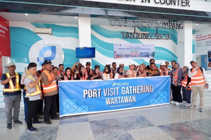 perkuat_sinergi_pelindo_regional_1_gelar_media_port_visit_ke_terminal_teluk_nibung