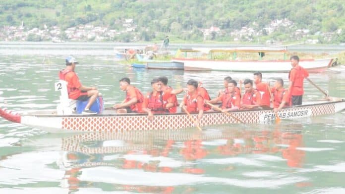 perlombaan_solu_bolon_meriahkan_aquabike_jetski_world_championship_di_samosir