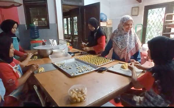 permintaan_kue_kering_untuk_lebaran_di_medan_masih_sepi