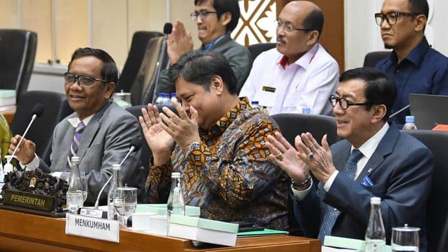 perppu_ciptaker_siap_jadi_uu_pks_dan_demokrat_menolak