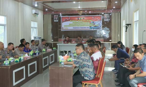persiapan_aquabike_world_championship_2023_kja_digeser_eceng_gondok_dibersihkan