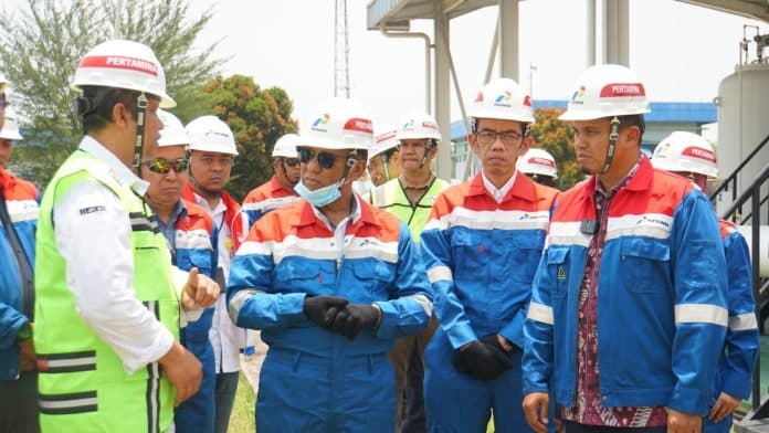 persiapan_idulfitri_direksi_pertamina_cek_depot_pengisian_pesawat_udara_fuel_terminal_dan_spbu