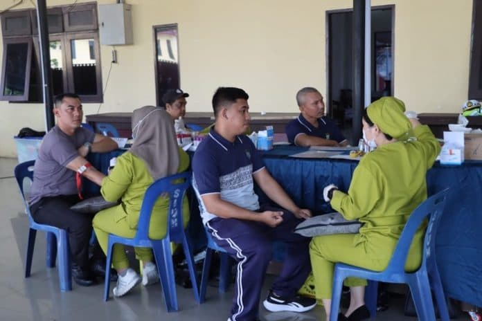 persiapan_pemilu_polresta_deli_serdang_cek_kesehatan_personel