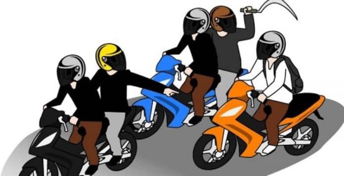 personel_polisi_dibegal_motor_dan_hp_dibawa_kabur