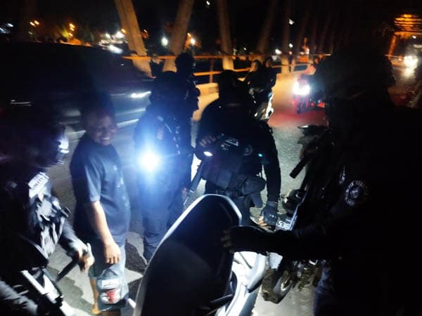 personel_polres_tanjung_balai_patroli_malam_antisipasi_gangguan_kamtibmas