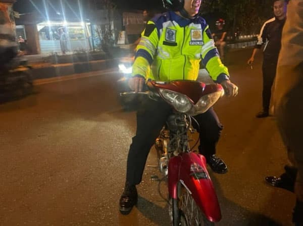 personel_polres_tebing_tinggi_amankan_2_unit_motor_balap_liar_saat_patroli_dini_hari