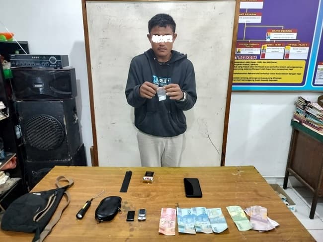 personel_unit_reskrim_polsek_tanah_jawa_ungkap_kasus_narkoba