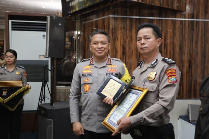 personel_yang_ringkus_komplotan_begal_di_belawan_dapat_penghargaan_dari_kapolda_sumut
