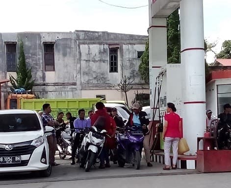 pertalite_di_spbu_siborongborong_tak_kosong_lagi