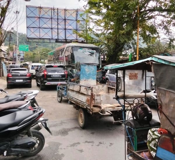 pertambahan_kendaraan_di_sibolga_capai_1600_unit_kemacetan_meningkat