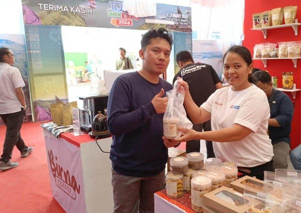pertamina_gerakkan_ekonomi_daerah_dengan_hadirkan_mitra_binaan_di_toba_umkm_expo_2024