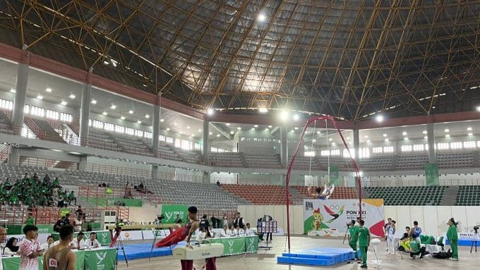 pertandingan_perdana_senam_artistik_pon_xxi_aceh_sumut_2024_dimulai