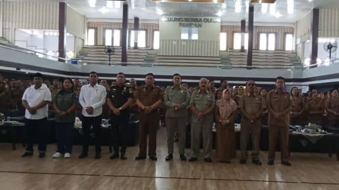 pertemuan_kades_se_tapteng_plh_bupati_jangan_mau_jadi_korban_politik